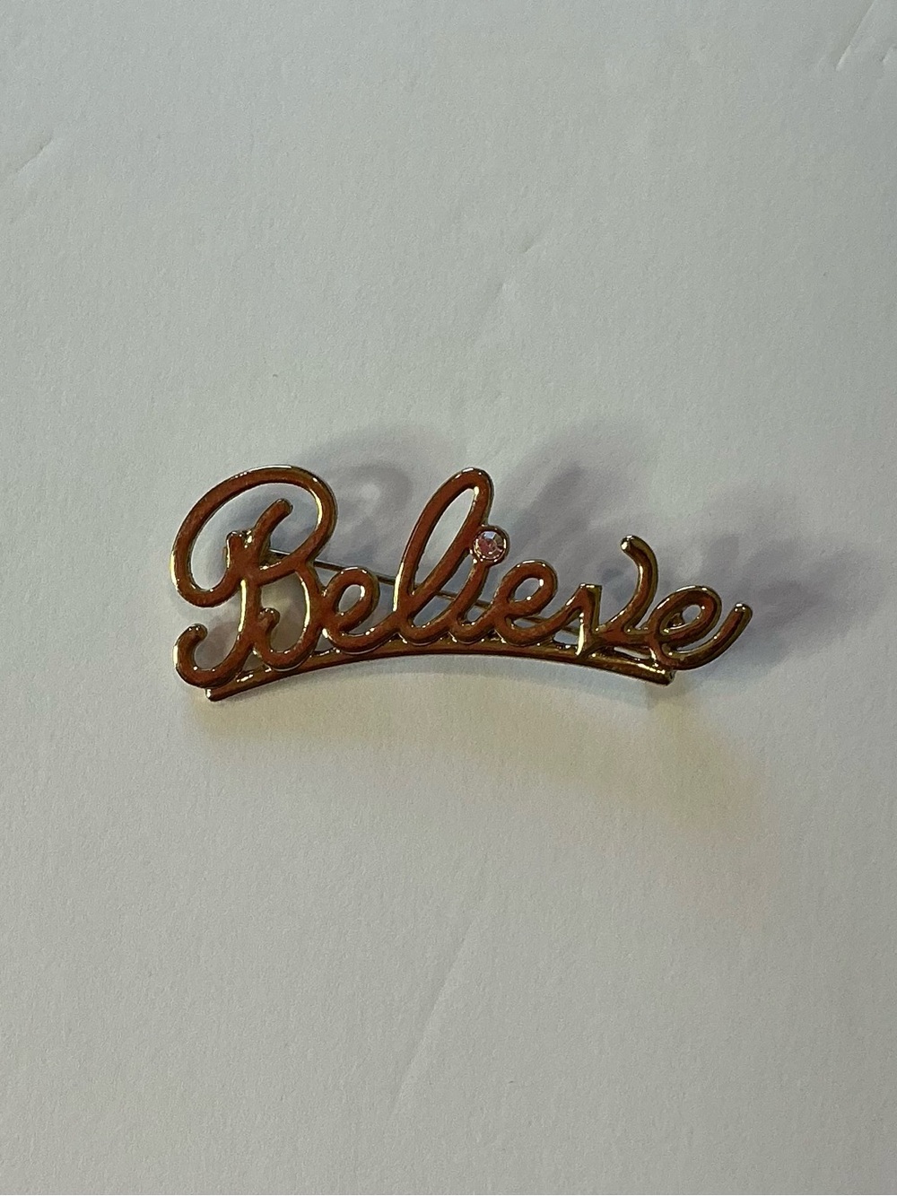"Believe" Gold-tone Script & Rhinestone Pin Brooch - Picture 2 of 4